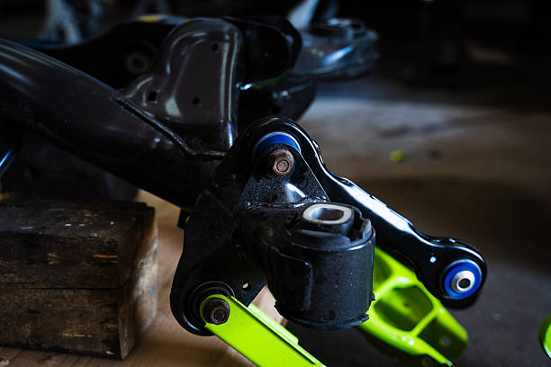 মাইক্রো-ফাটল থেকে ব্যর্থতা পর্যন্ত: কীভাবে বারবার সাসপেনশন লোড রাবার বুশিংগুলিকে ধ্বংস করে